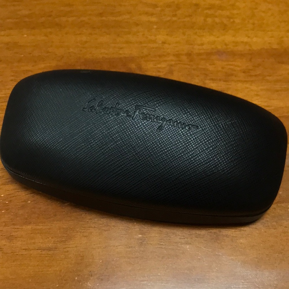 Salvatore ferragamo sunglasses hard case with cloth